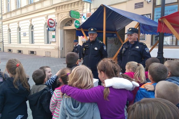 Slika slike-vijesti/2016 godina/kontakt policajci.JPG